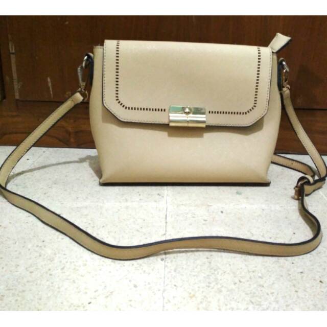 Tas Selempang Gucci Beige PRELOVED