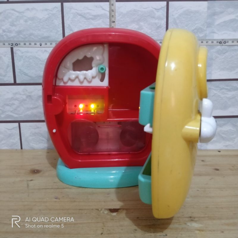 Mainan Kulkas Tomy Disney.Preloved