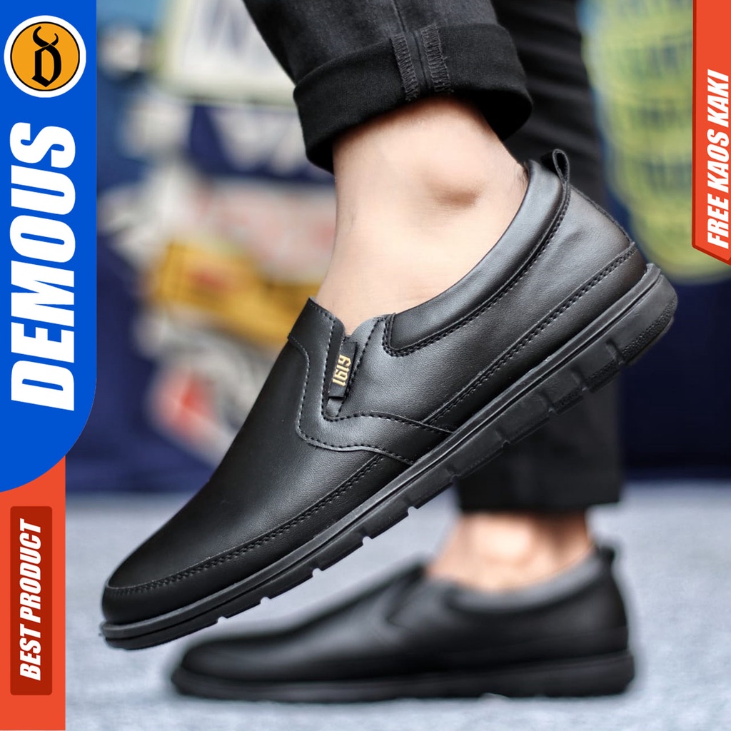 Sepatu Slip on Pria Santai Casual Formal Kulit Syntetic Kerja Kantor Kuliah Kondangan Hitam Keren Terbaru