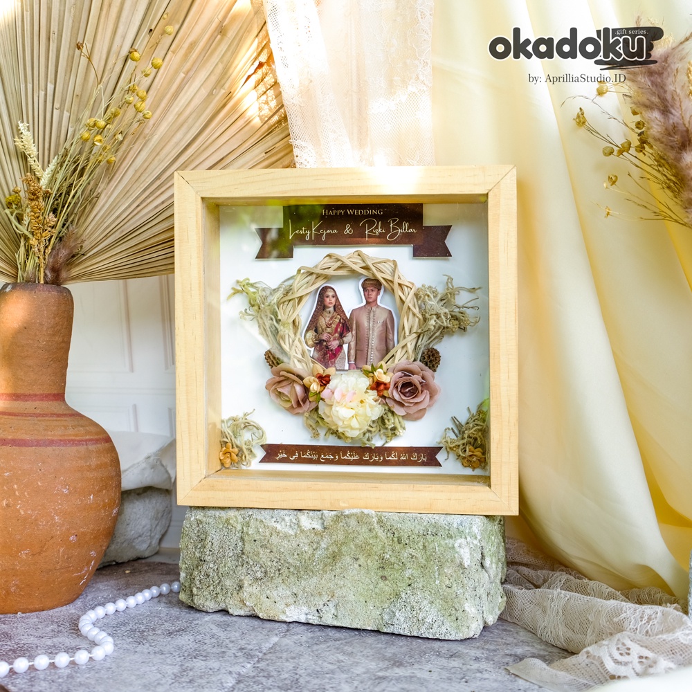 KADO PERNIKAHAN RIHANA 02, FRAME BINGKAI CUSTOM FOTO UKURAN 20x20 CM