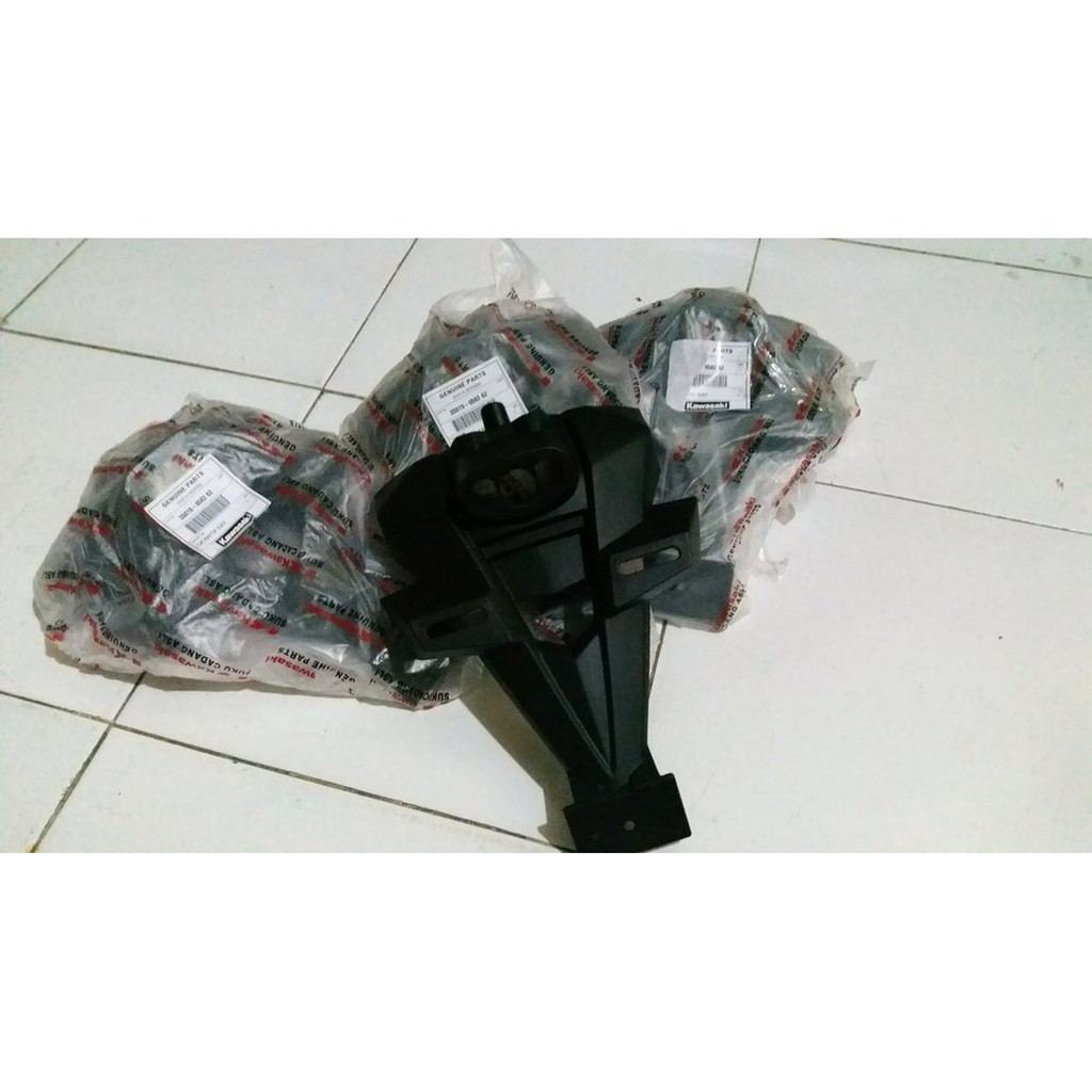 spakbor belakang ninja 150  rr new