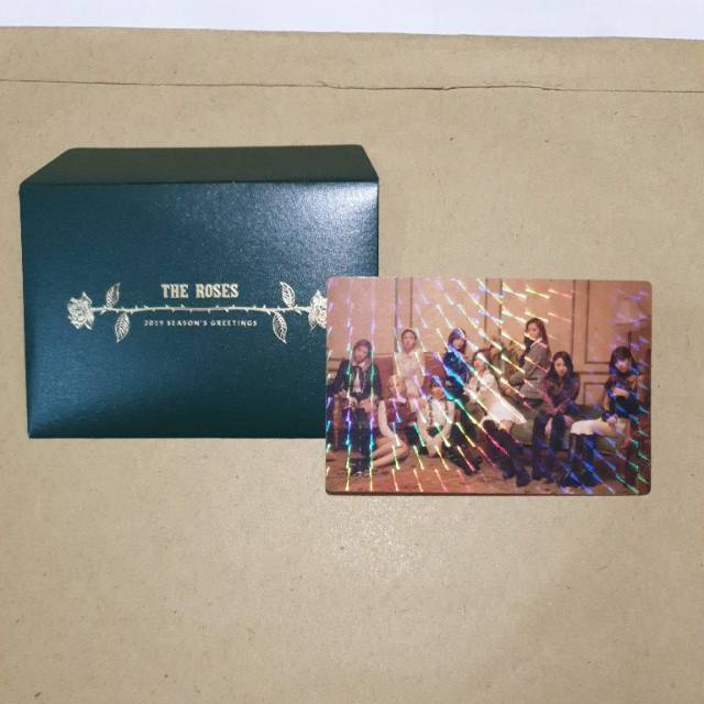 The roses twice 2019 season greetings official group photocard holo