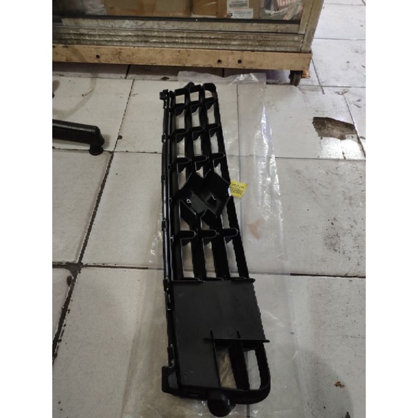 grill bemper atas Suzuki new splash ori