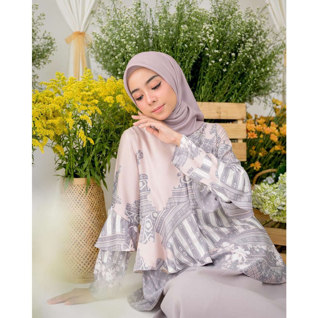 Blouse WEARING KLAMBY - Jeumpa Blouse color Grey ❤️