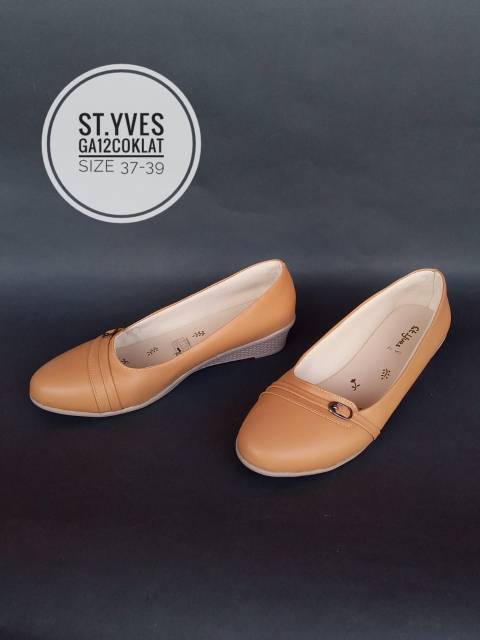 Wedges sepatu St.yves