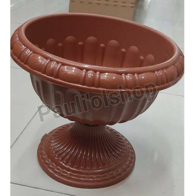 Pot bunga kaki warna coklat