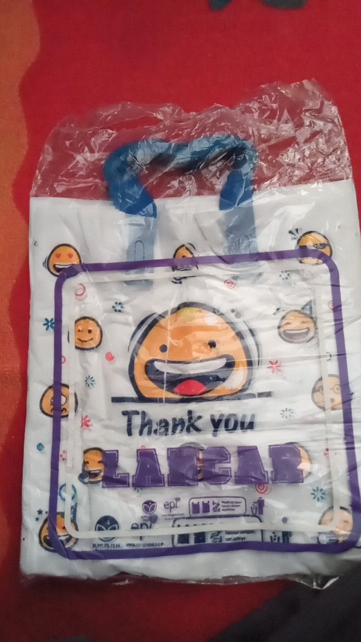 3 Pak (3 X 1 Pack) Kantong Plastik Smile Softhandle Ukuran 30