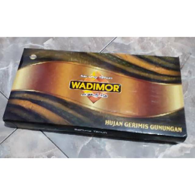 Sarung Wadimor Hujan Gerimis Gunungan