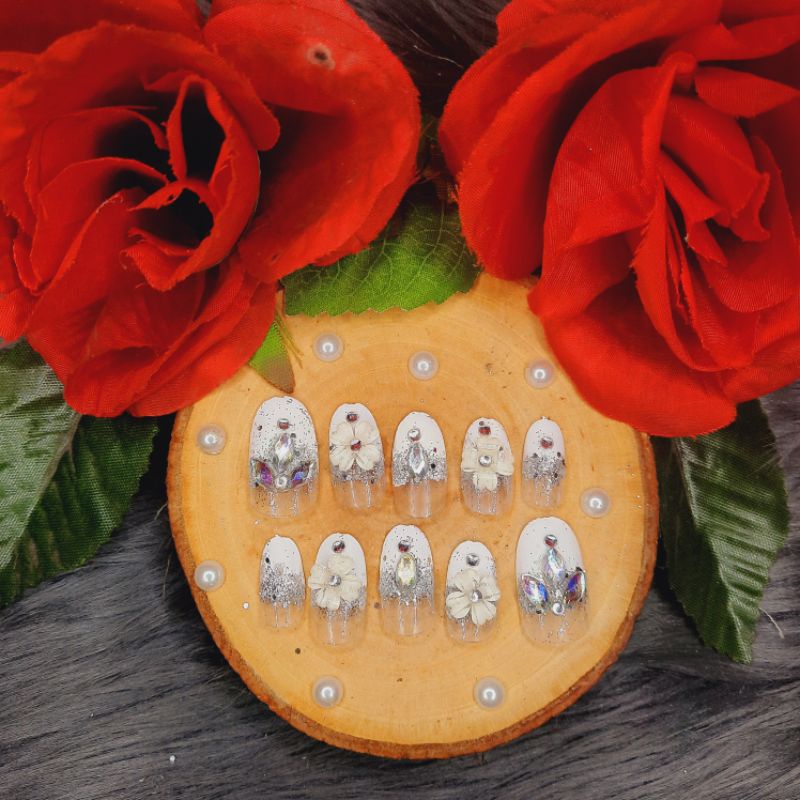 Nail art kuku plsu wedding putih gliter silfer