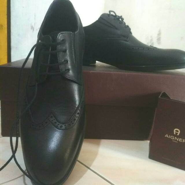 Sepatu Pantofel Aigner 39