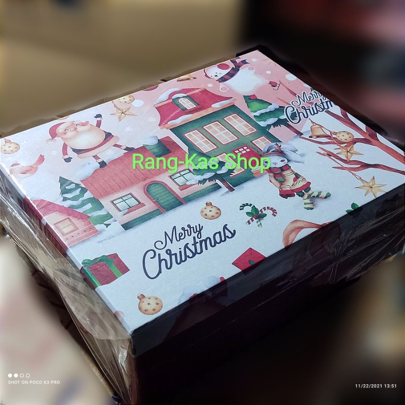 

Gift box kotak kado Christmas Natal 20x24x8 cm