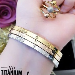 Set Perhiasan Wanita Titanium 829