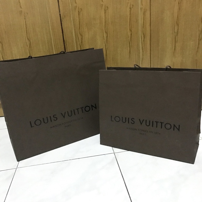 

(TERLARIS) Paperbag Louis Vuitton Ori