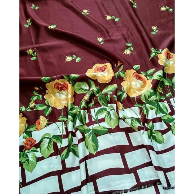 Kain maxmara maroon bunga kuning hijau motif bata