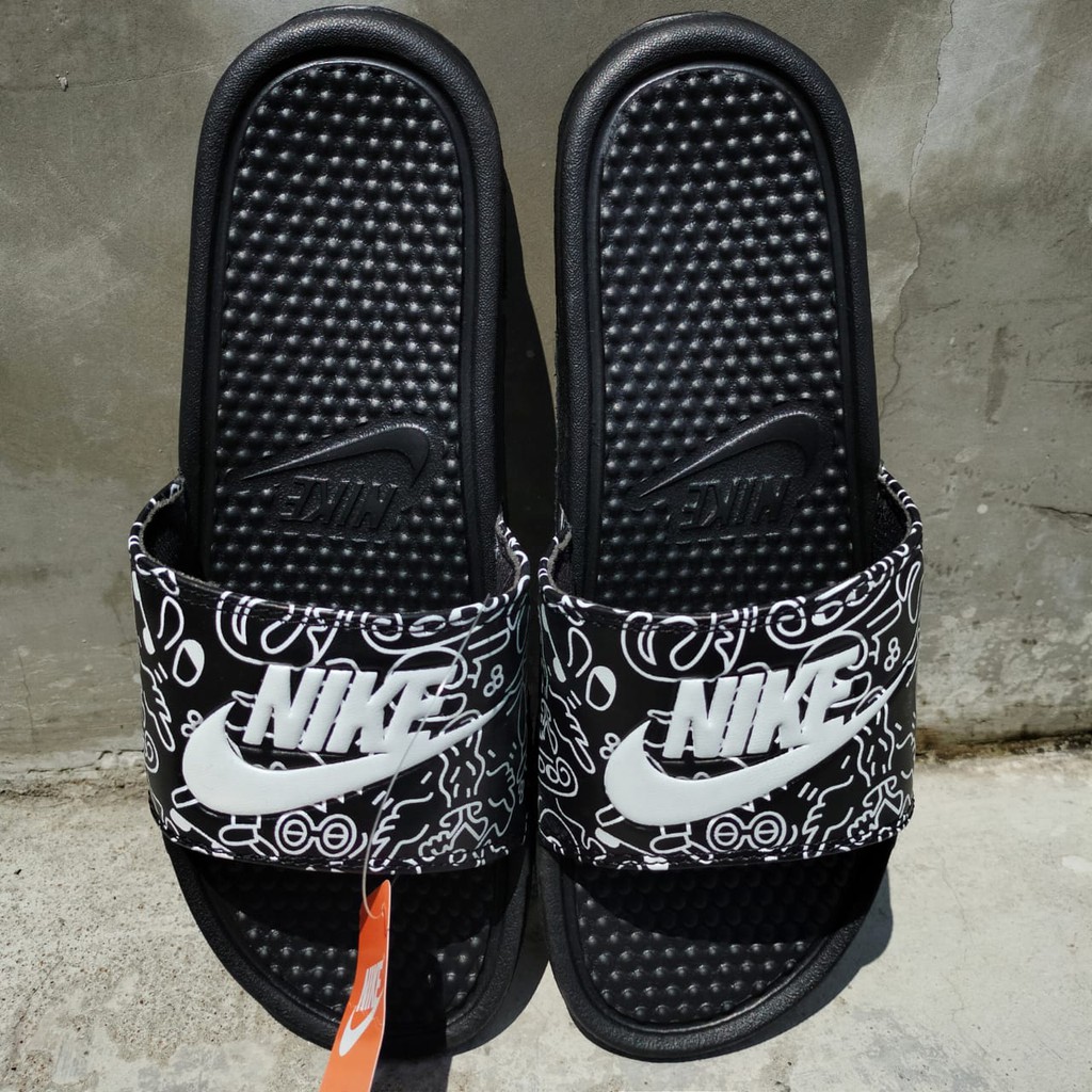 SANDAL SLOP NIKE BENASSI SELOP HITAM POLOS DOODLE PRIA WANITA TERMURAH SLIDE SENDAL MURAH FLIP FLOP-1