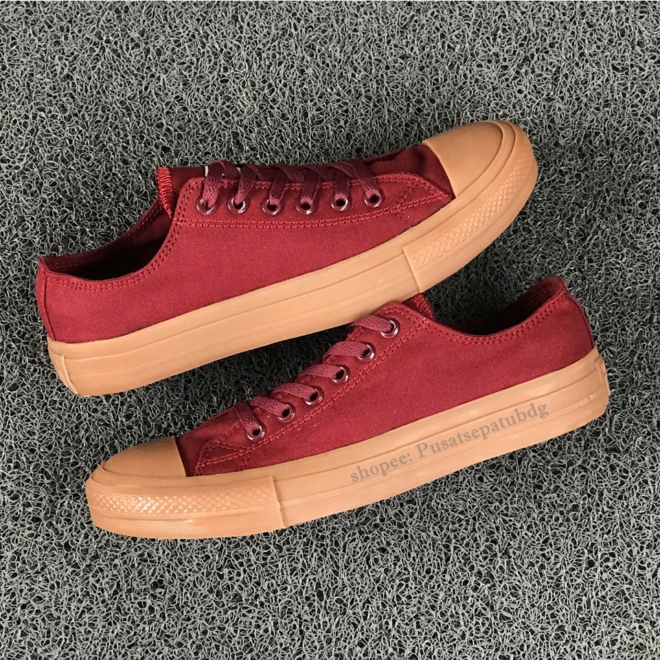 Sepatu Converse Chuck Taylor II Lunarlon Low Maroon Gum