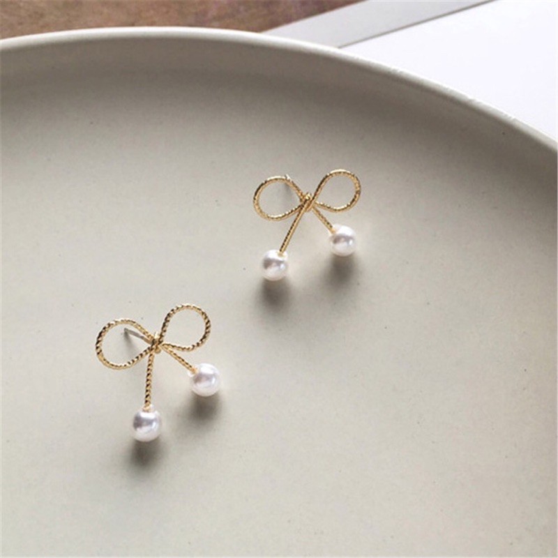 Anting Wanita Bentuk Ribbon Mutiara