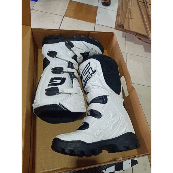 RB SEPATU CROSS MERK GORDON TIPE K 2 Sepatu Boots - Trail Cross Adventure Gordon Gordons K2