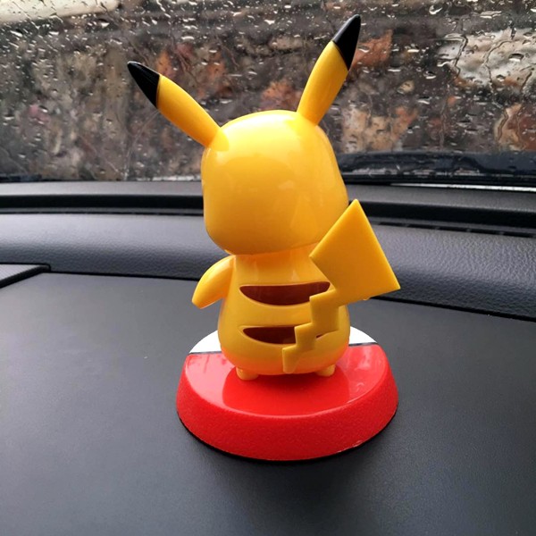 Pajangan Figure Miniatur Mobil Solar Power POKEMON PIKACHU Goyang Kepala Shacking Head Toy