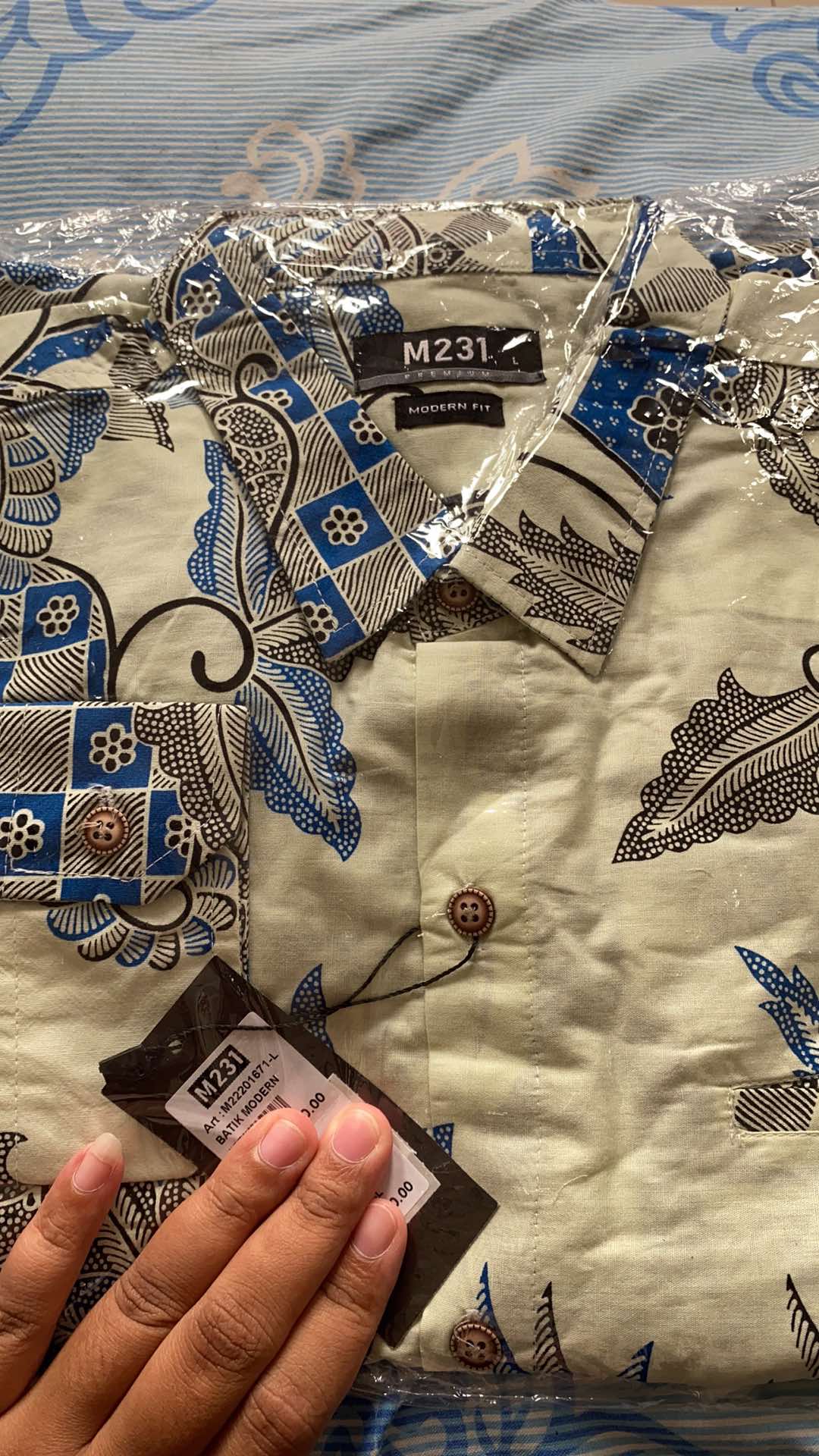 M231 Kemeja Pria Batik Panjang Cream 1671