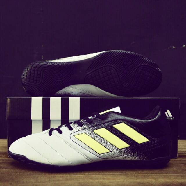 Sepatu Futsal Adidas Ace