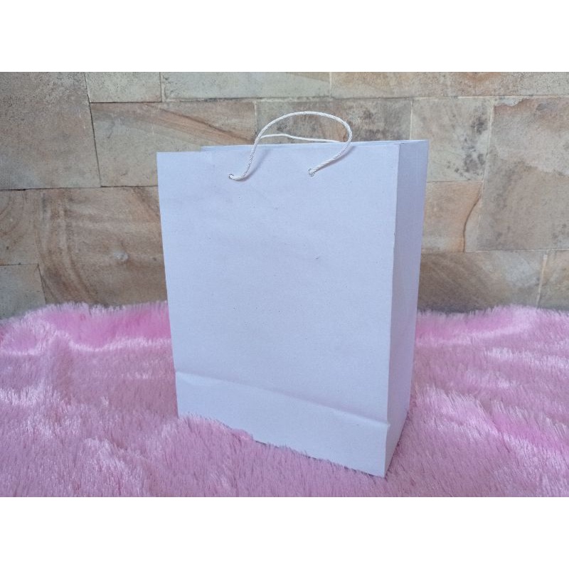 

Paper bag putih Tas Kertas Polos Putih Ukuran 20x10x25 (20x25)