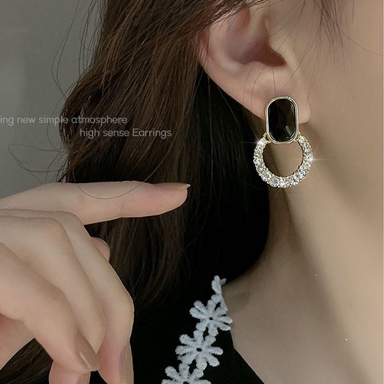 Anting Stud Bahan Logam Aksen Mutiara Dan Batu Permata Gaya Korea Untuk Wanita