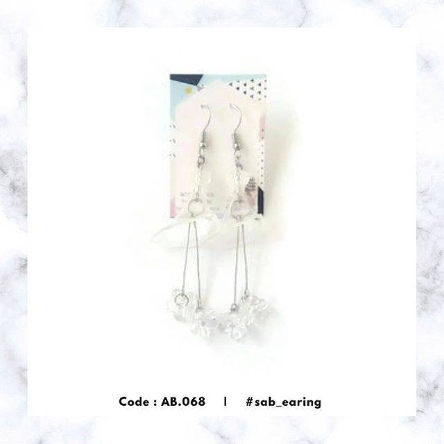 Anting Fashion Transparant AB.068