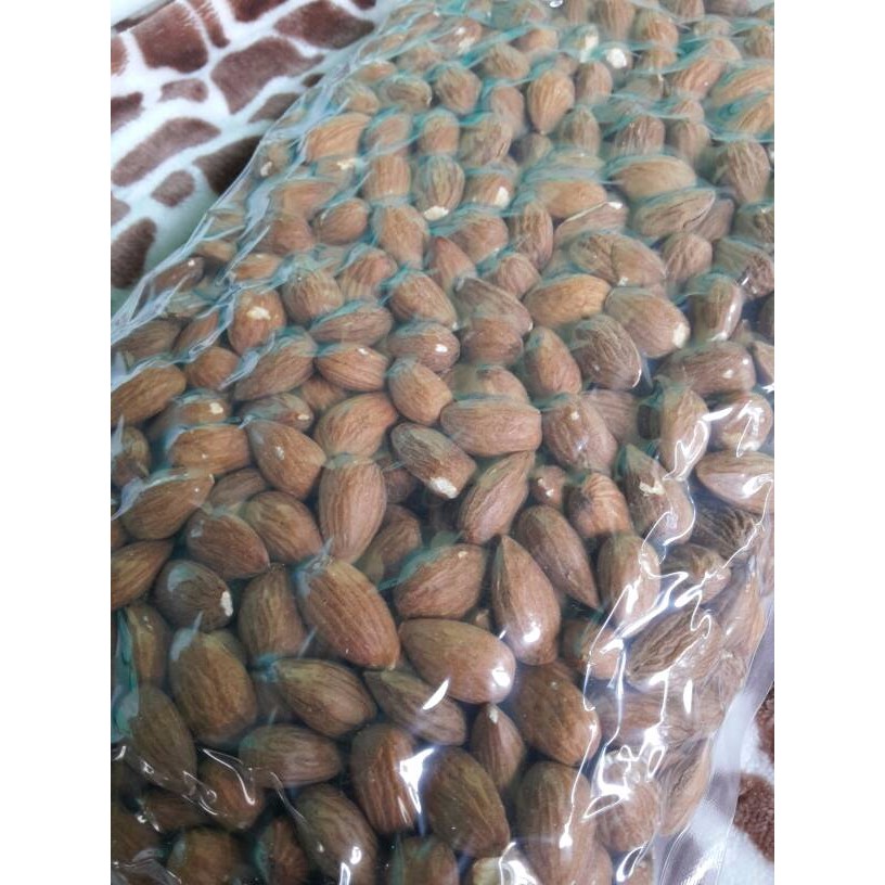 

Natural Whole Raw Almond 1 kg