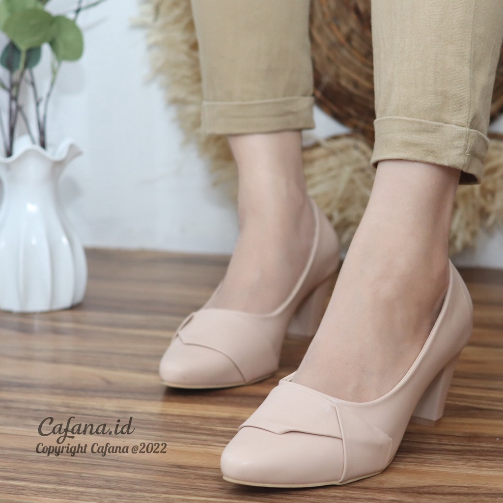 Sepatu Pantofel Premium Wanita Echa  SDH244