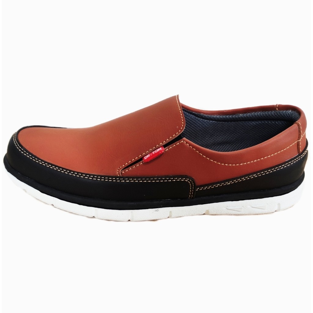 Sepatu Kasual Pria Slip On DR TOM 04