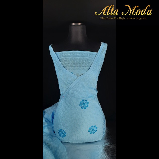 

Alta Moda Katun Bordir Motif Bunga Embroidery Bunga Besar Biru (1M)