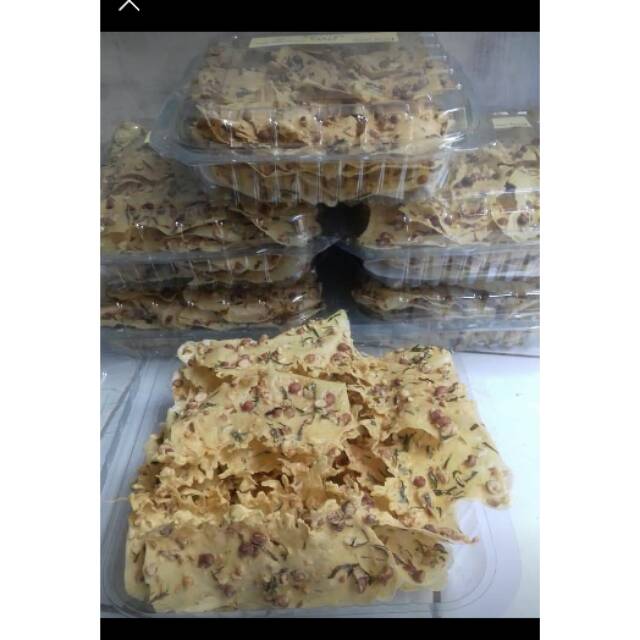 

Peyek pakai Mika