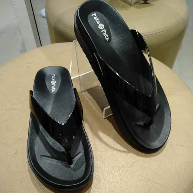 Sandal patapata wanita bahan karet, produk original Bata