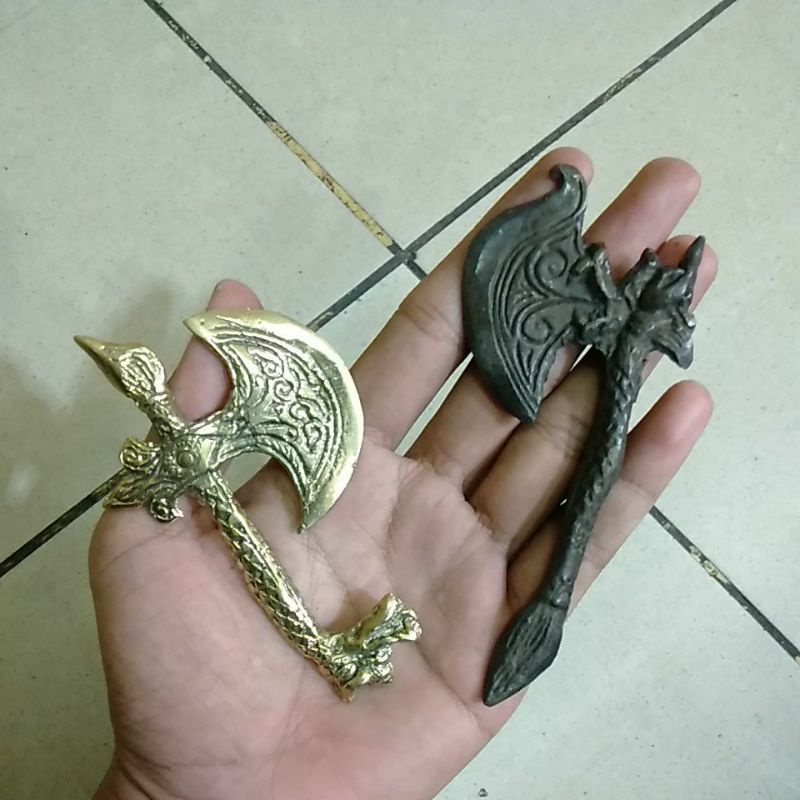 Kapak naga Kuningan sari