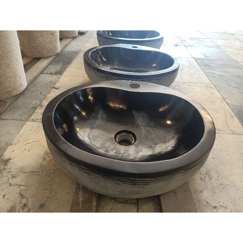 wastafel batu marmer model kran hitam