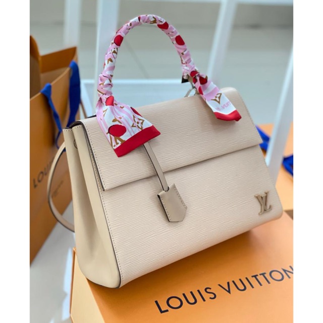 Louis vuitton clunny mm epi & swift box mirror