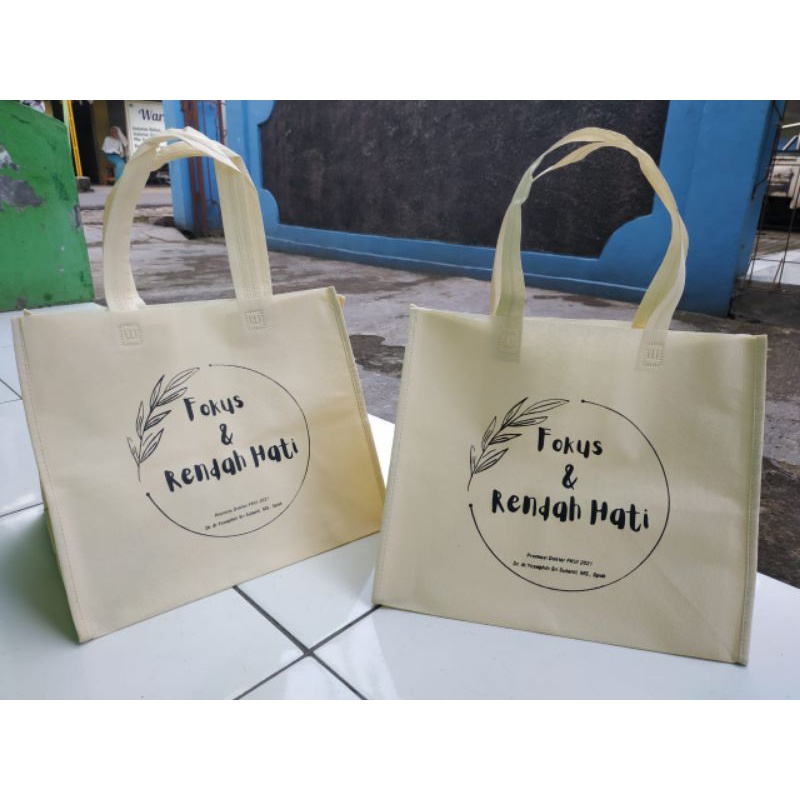 

Goodiebag Custom Sablon Murah Desain Suka-Suka