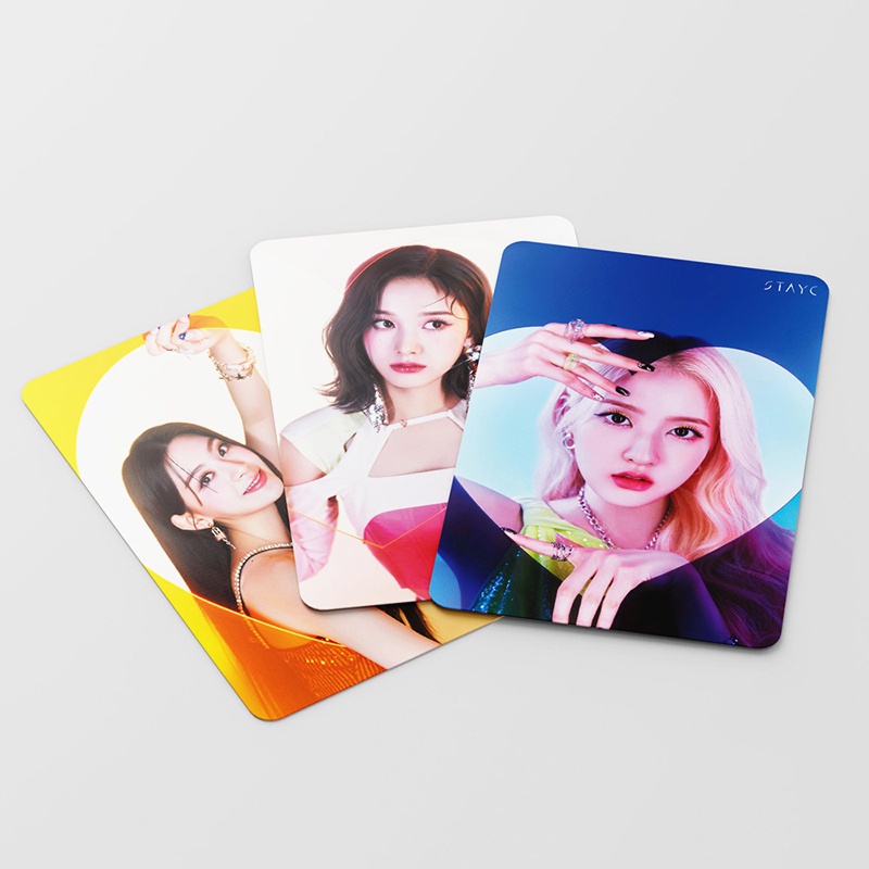 55pcs/box Stayc Photocards 2022 YOUNG-LUV.COM Album LOMO Card Postcard ((In STOCK) Kpop fan)