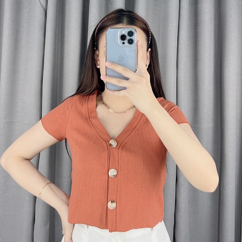 Kaylee V button crop 062 | Crop top button | atasan crop import