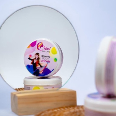 Whitening Body Cream Yoni Skincare / Yoni Body Cream Original / Perawatan Kulit Tubuh