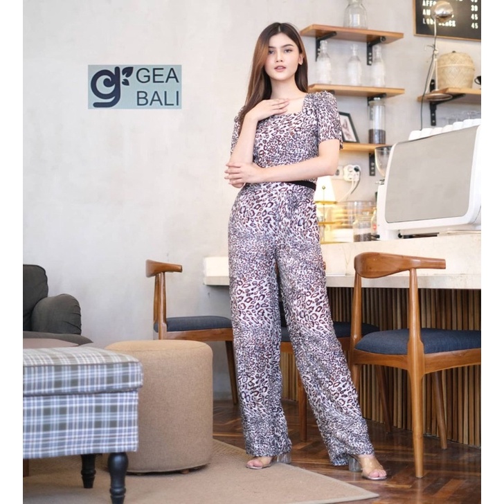 Gea_Bali | Setelan One Set Crop
