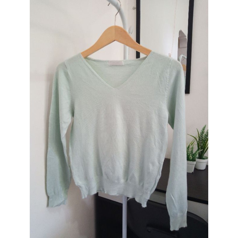 Trudea soft green sweater wanita