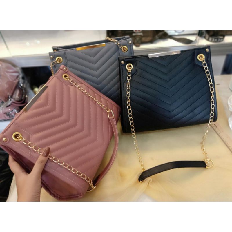 SLINGBAG ZIRA GOLD EMBOSS/ TAS PESTA BESAR PLAT BORDIR/ALIN SILKY /ZIRA BAG/SLINGBAG VALLETA EMBOSS/