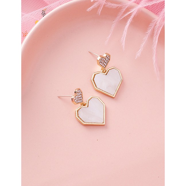 LRC Anting Tusuk Fashion Golden Love Heart Earrings With Diamonds D63815