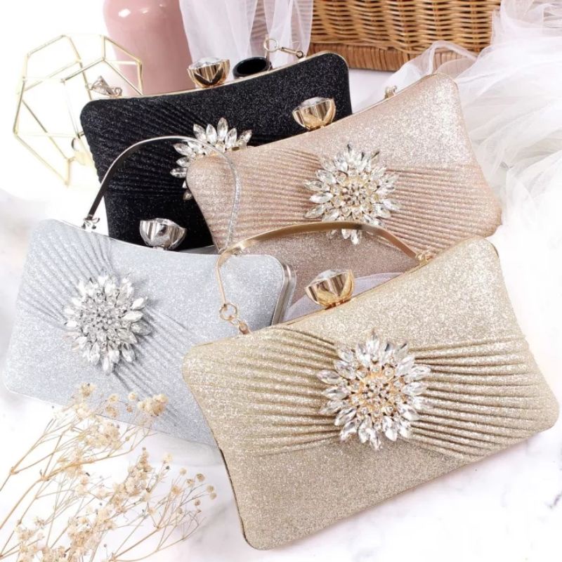 TAS PESTA KONDANGAN WANITA DOMPET CLUTCH HANDBAG HAND BAG SHOULDER TENTENG JINJING TALI RANTAI WANITA CEWEK CEWE PEREMPUAN FASHION BATAM BRANDED MURAH PREMIUM TERBARU KEKINIAN MEWAH ELEGAN 2024 MAC 67 BERKUALITAS BAGUS CANTIK KEREN IMPORT KEKINIAN 2024