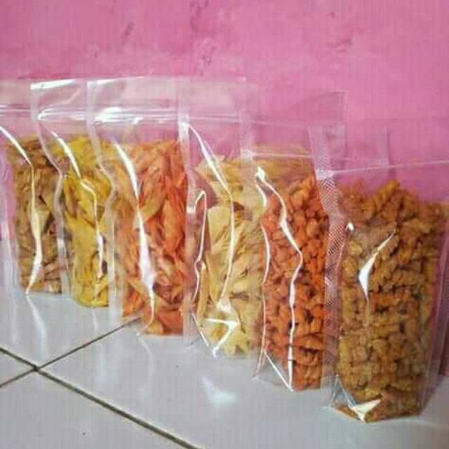 

Makaroni spiral dan kripik kulit lumpia