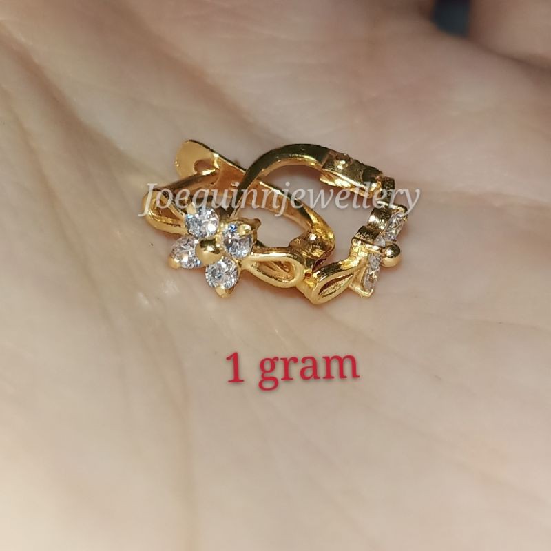 Anting jepit kembang putih emas muda