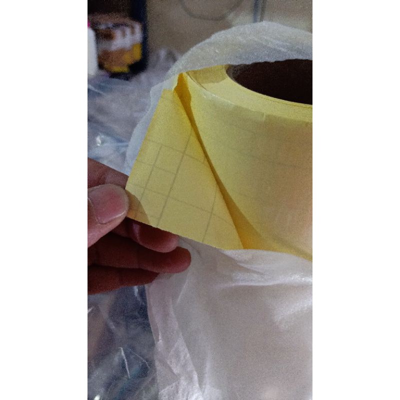

LAMINASI DINGIN/COLD LAMINATION GLOSSY/MATE A3+ ROLL 30-31-32CM X 46M & 50MX 100gr (DAUN KUNING)
