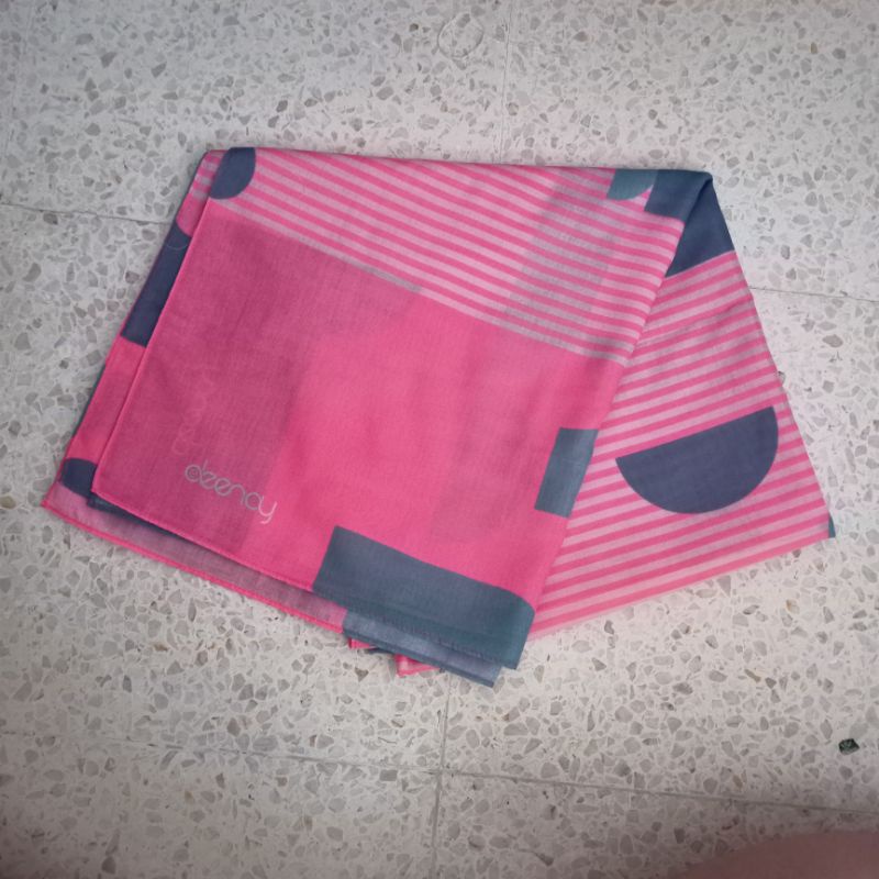 Preloved Kerudung Jilbab Deenay Original warna Pink Tua